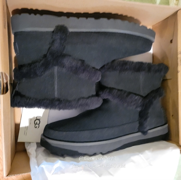 Ugg Classic Mini Spill Seam Boots in Black Suede Fur Designer Luxury #791 - Picture 13 of 17